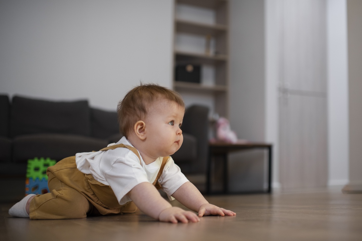 Crawling Stage: When Do Babies Crawl?