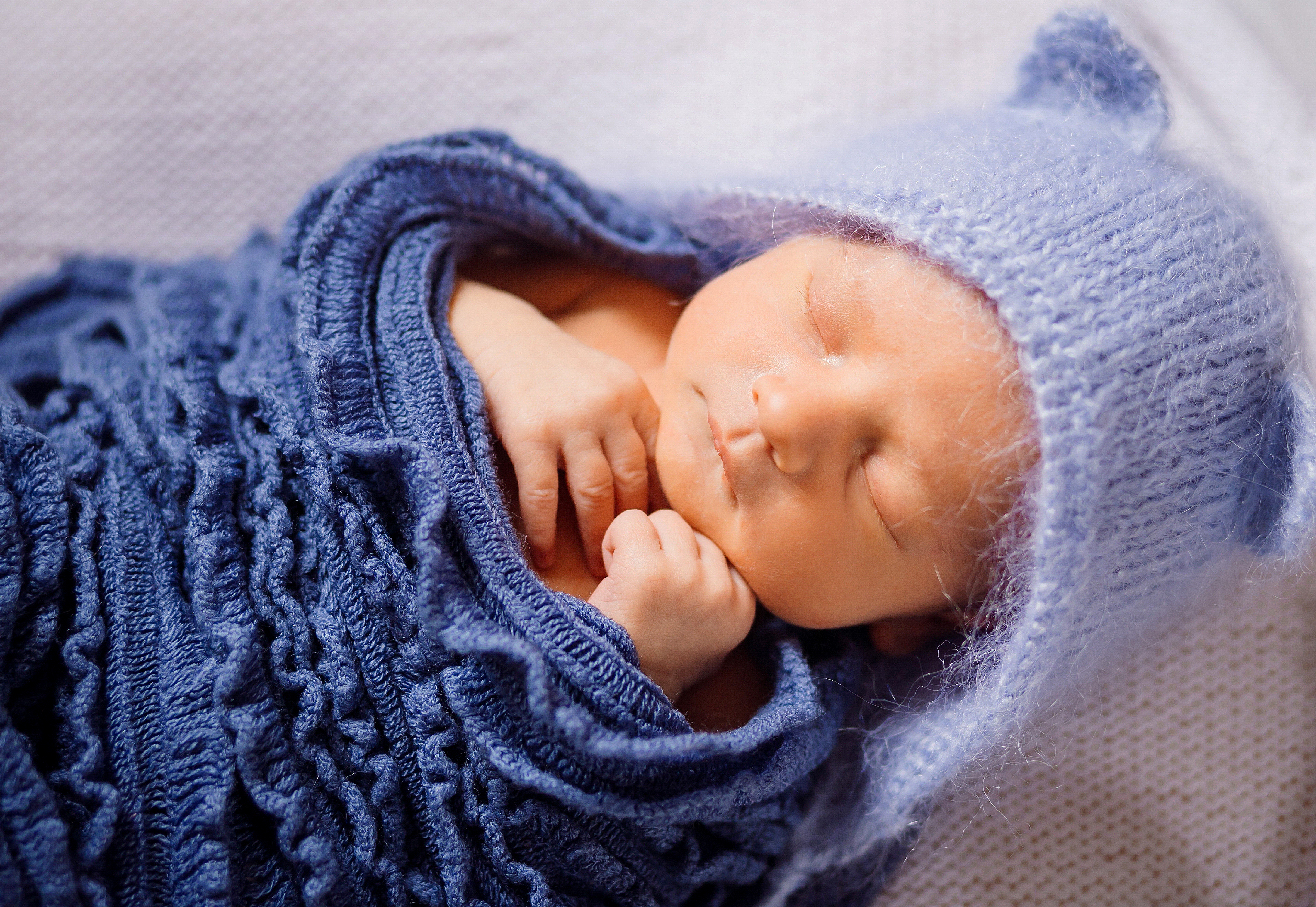 1-Month-Old Baby Development - Sleep and Nutrition Guide
