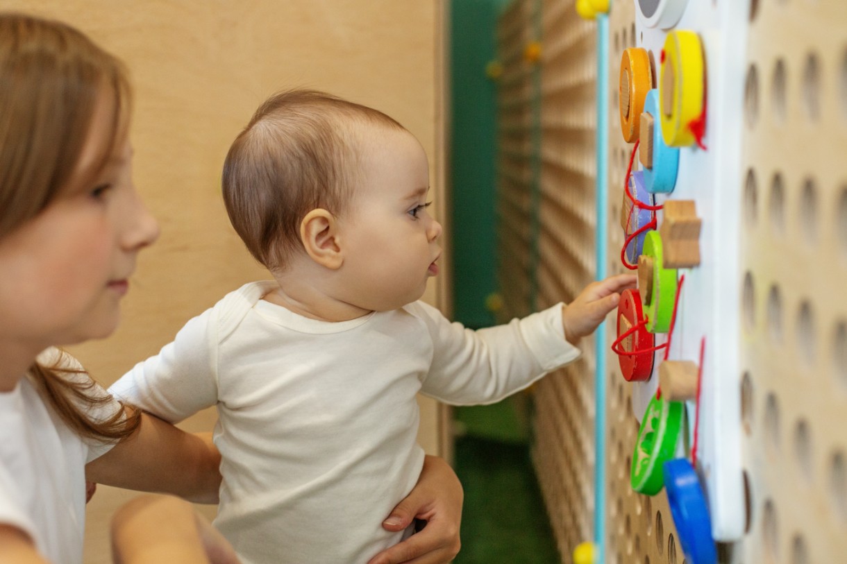 Baby Brain Development Activities: Play Ideas by Age