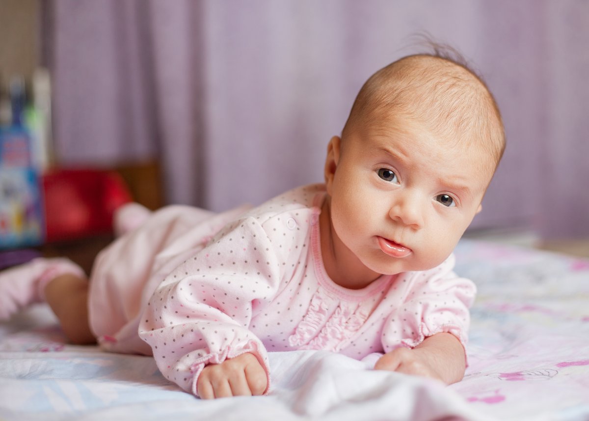 Desarrollo bebé 5 meses: Sueño, hitos y alimentación